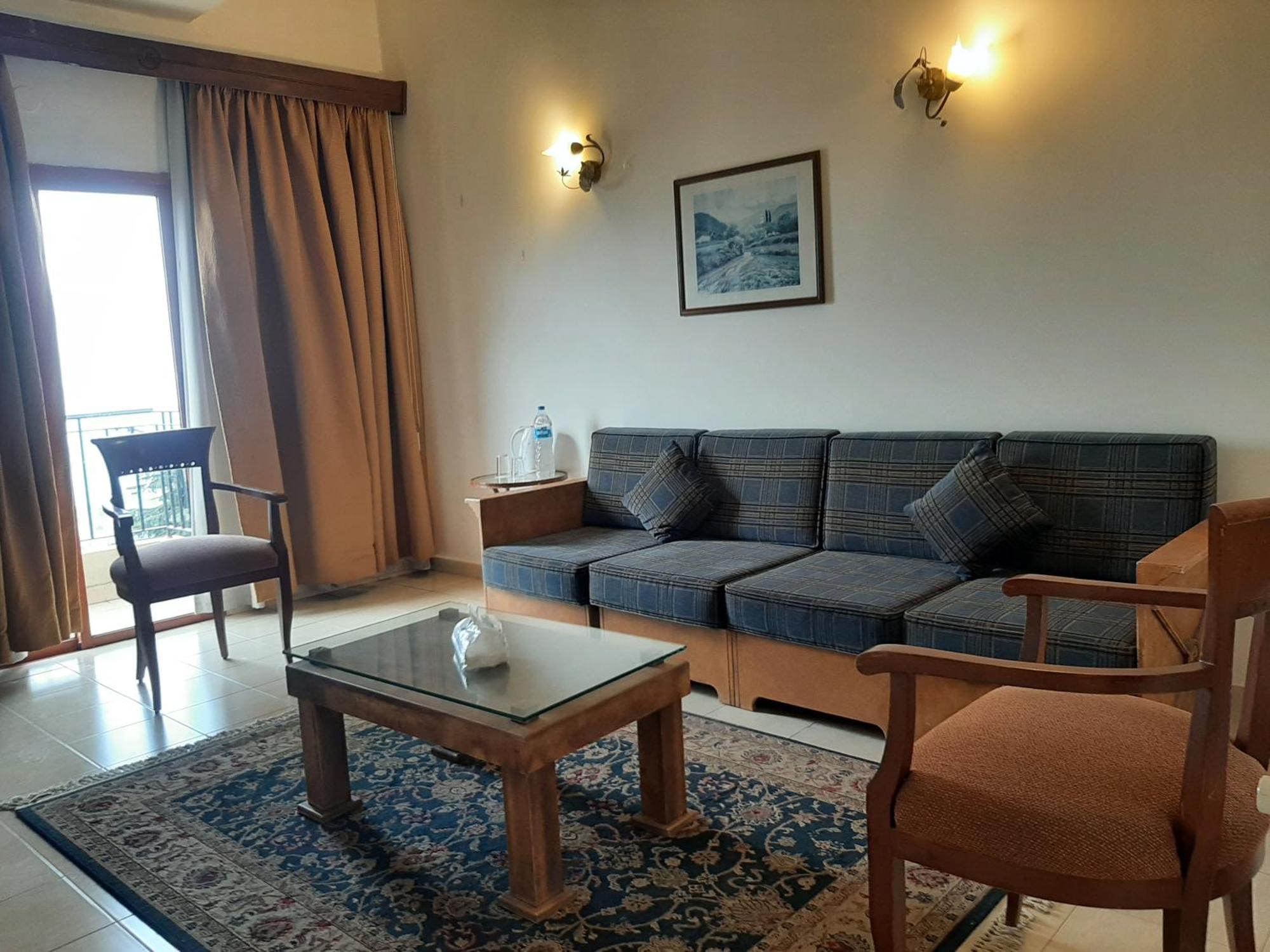 Valley View Hotel - Ḩammānā 객실 사진