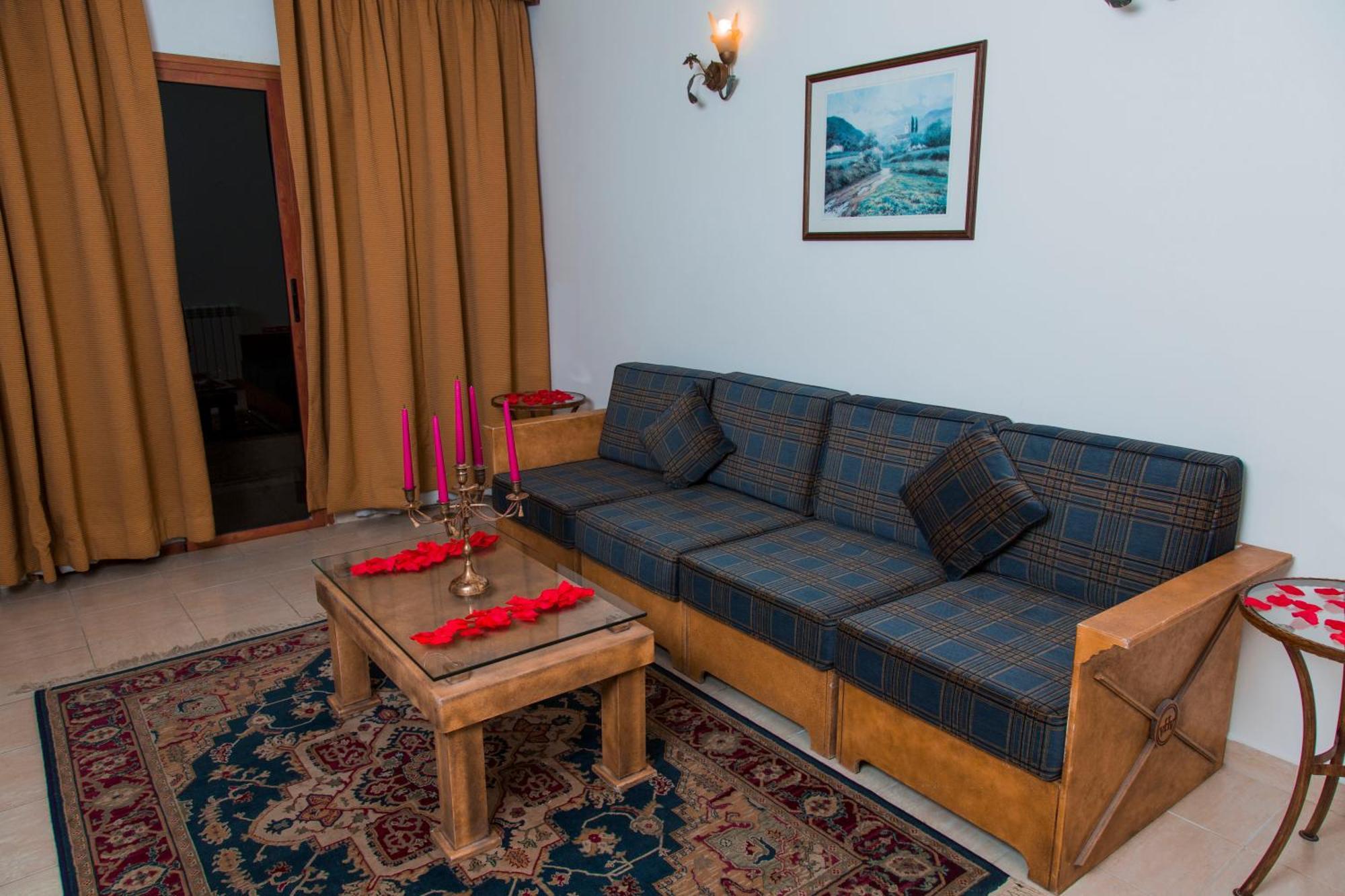 Valley View Hotel - Ḩammānā 객실 사진